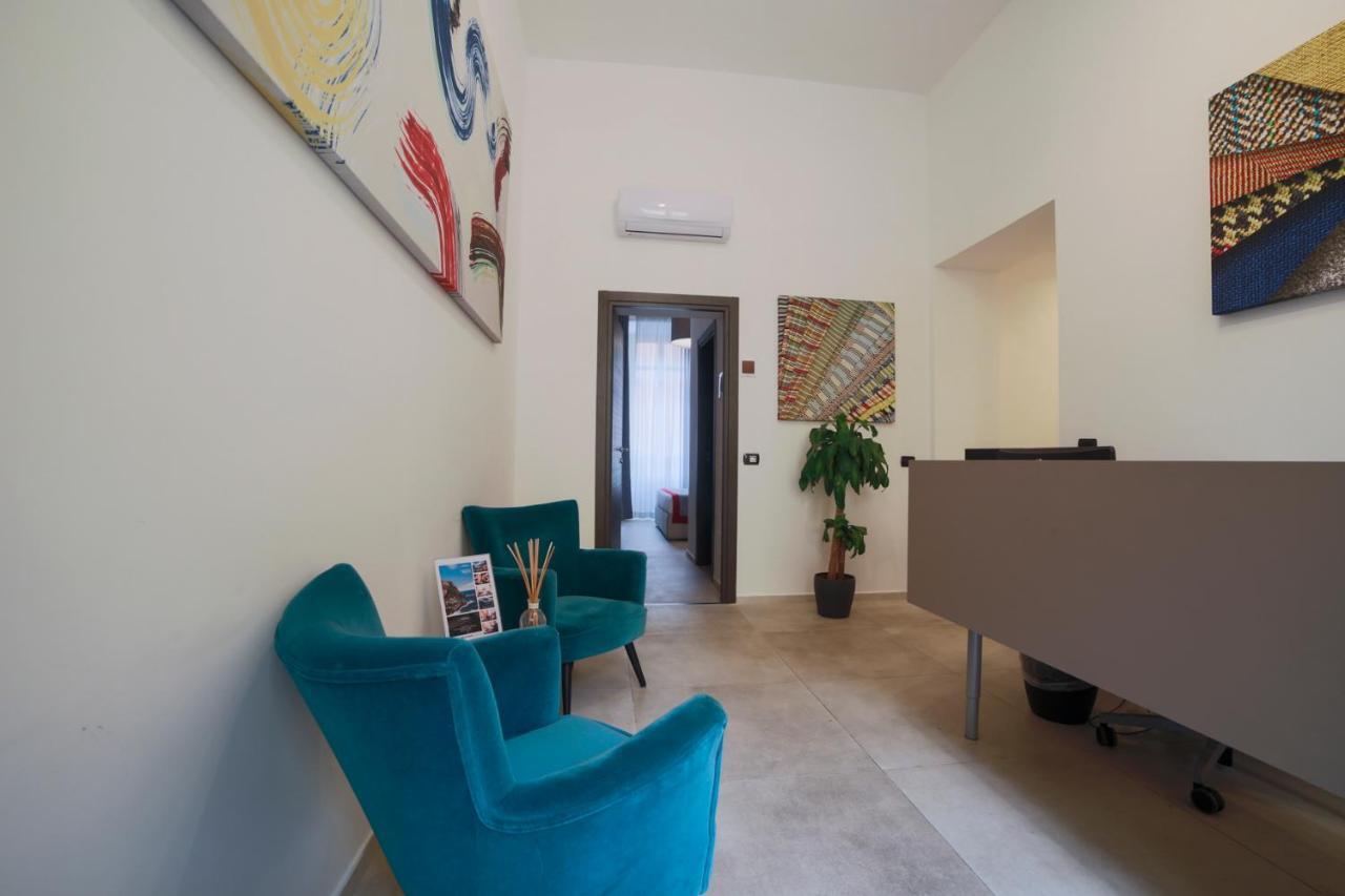 Bespoke Roma Suites Екстериор снимка
